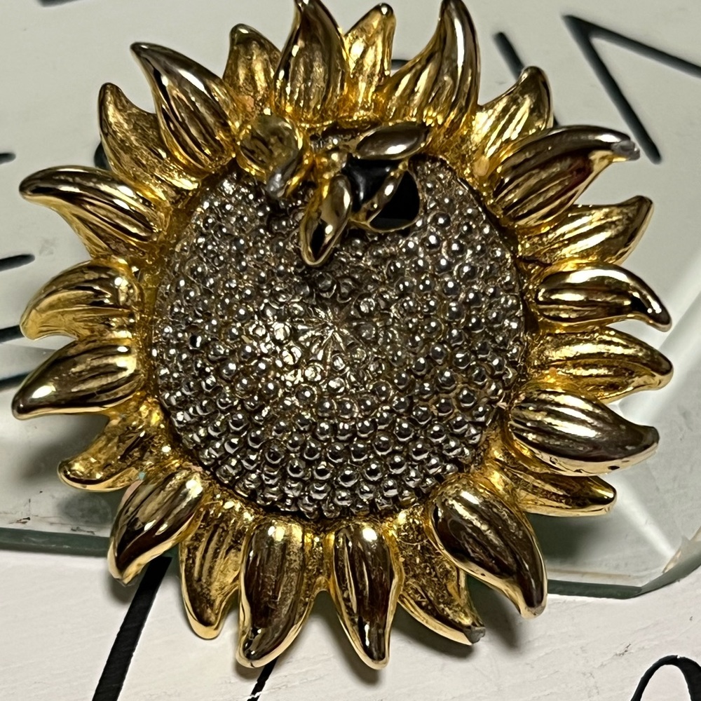 VINTAGE SUNFLOWER AND LADY BUG BROOCH